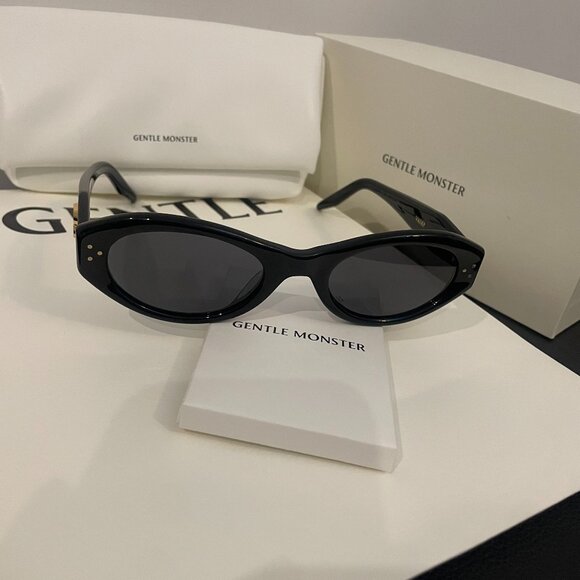 GENTLE MONSTER Accessories - Gentle Monster Black Oval Sunglasses w/ Gold Logo Detail – Like New